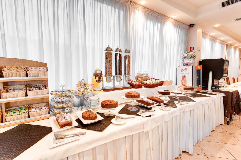 Flora Hotel 3*
