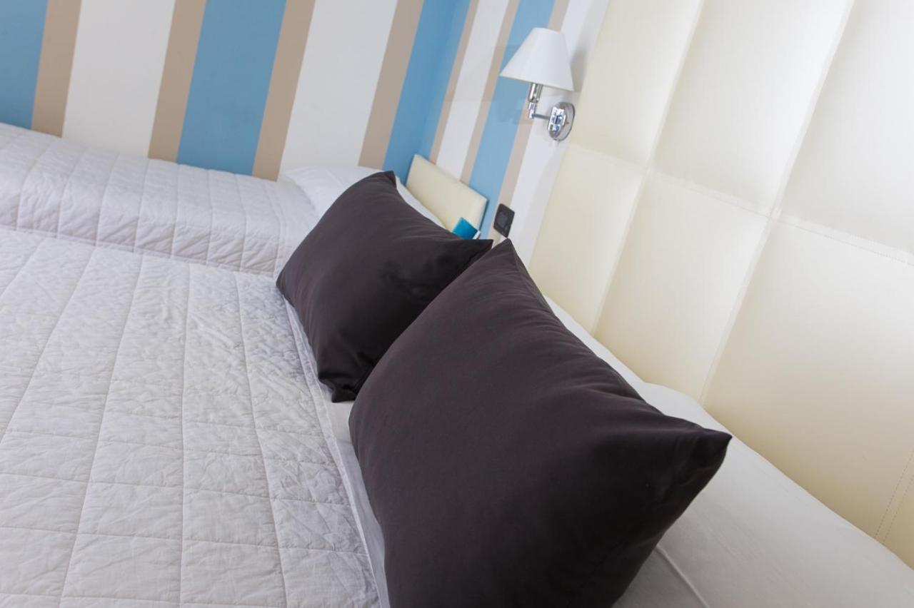 Flora Hotel 3*